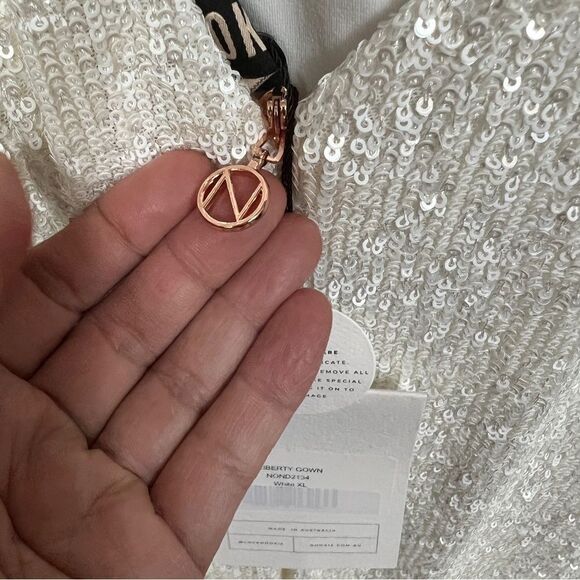 Nookie Liberty One Shoulder Sequins Gown Size SMALL in White $379 - Picture 4 of 8